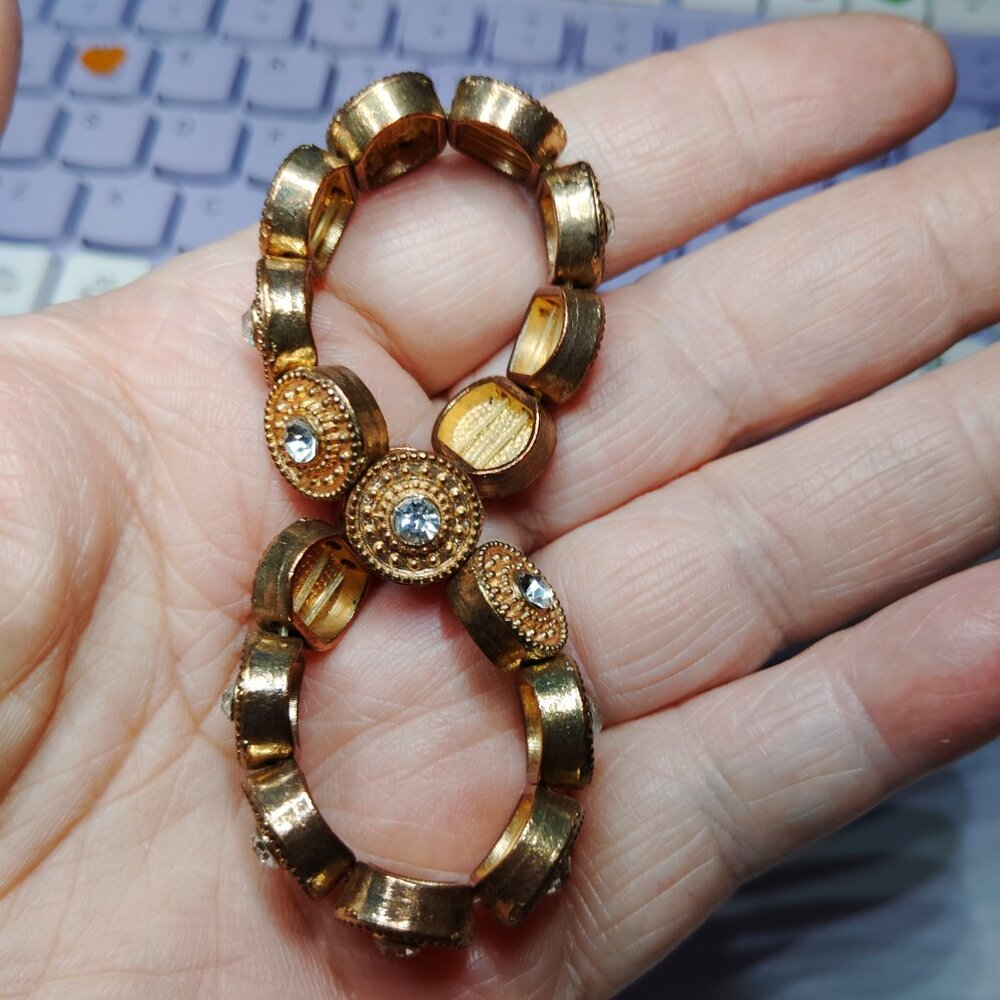 Vintage Brass-Tone Stretch Bracelet with Bezel-Set Crystals – Timeless Elegance!
